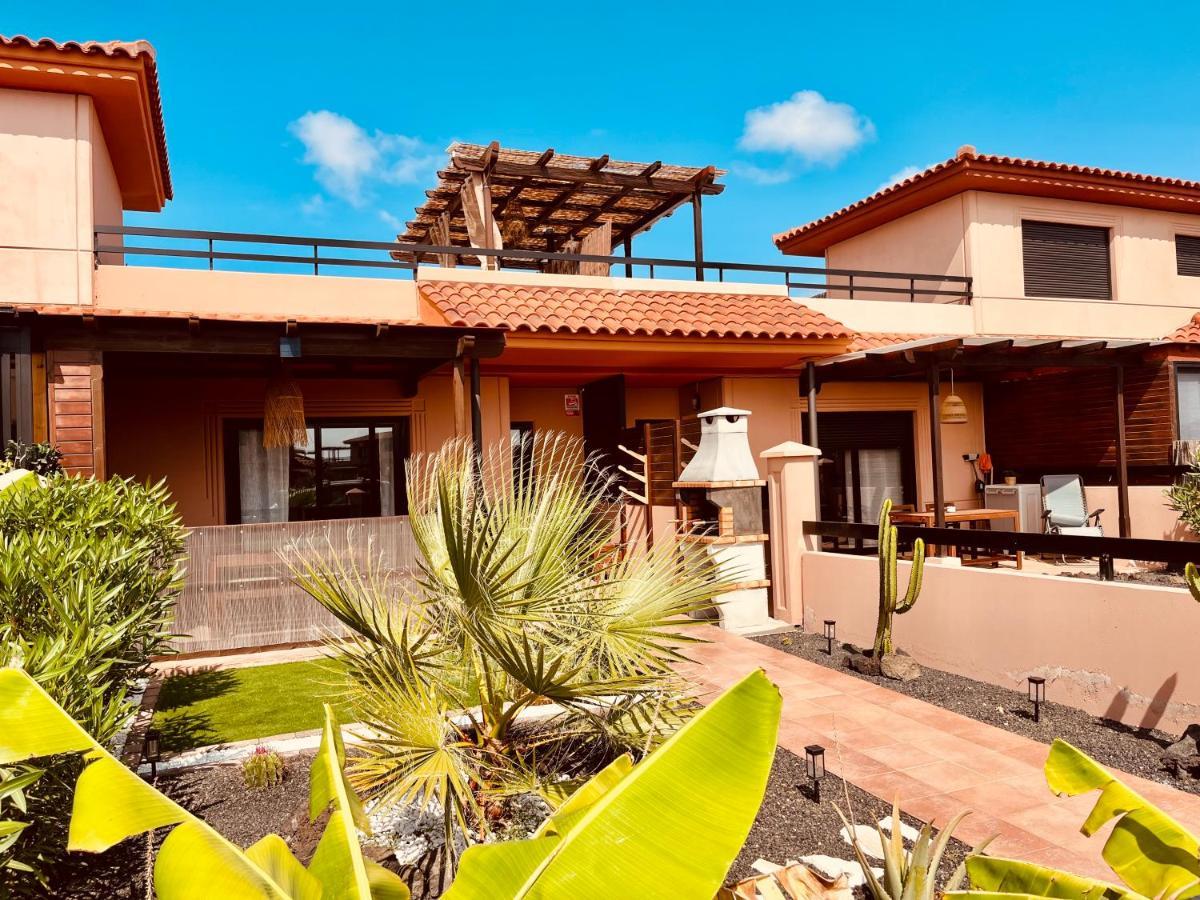 Stillvolle Villa Mit Terrasse, Garten Und Grill Lajares Esterno foto